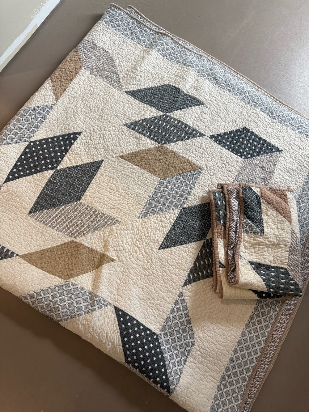 Better Homes And Gardens Geometric Diamond Quilt - Cream, Gray & Brown